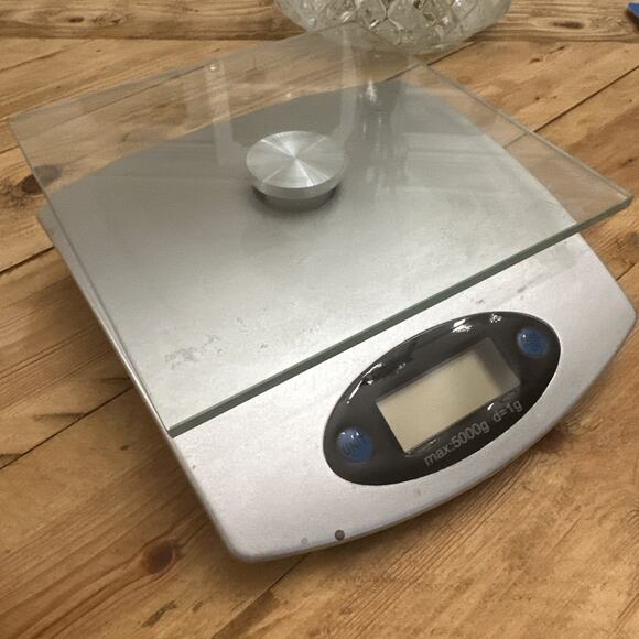 Digital Scale Glass Top 5Kg /11lbs x 1g Kitchen Scale w/ Four Weighing Modes - Picture 4 of 6